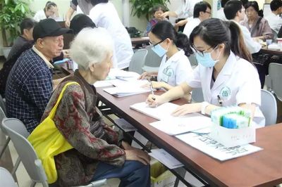 越秀老人可免費申領(lǐng)200元健康體檢券，18個街道聯(lián)系方式一覽
